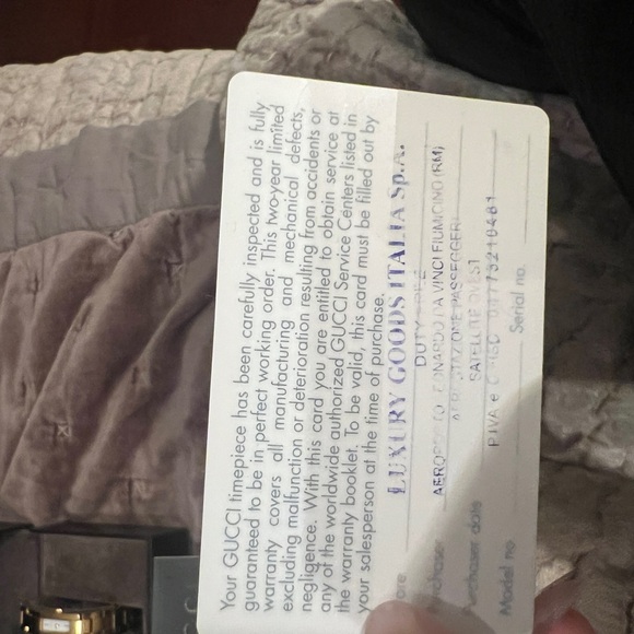 Gold Gucci Watch Vintage Mint Condition Authenticity Card and case - Picture 9 of 17